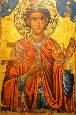 SOFIA BULGARIA OCT. Avrupa 'nın en büyük Ortodoks ikonları koleksiyonu olduğu iddia edilen Alexander Nevski Katedrali' nin içindeki 30 simge müzesi. 30 Ekim 2013 'te Sofya Bulgaristan' da