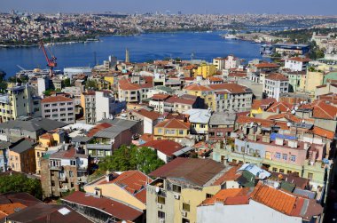 İstanbul, Türkiye 'nin Galata Karaköy mahallesi ve ortaçağ Galata kulesinden tarihi mimari.