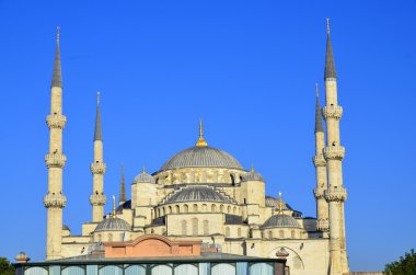 İSTANBUL TURKET Ekim 04: Sultan Ahmed Camii, Ekim 04, 2013, İstanbul, Türkiye. Sultan Ahmed Camii (Mavi Cami) İstanbul 'un en popüler turizm beldeleri üzerine.