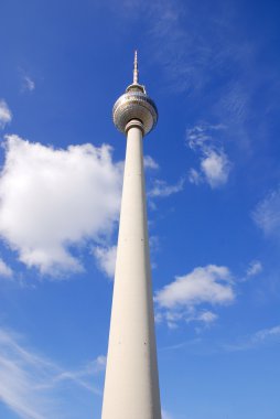 Berlin, Almanya 'daki Alexanderplatz' da bulunan Fernsehturm (Televizyon Kulesi), 25 Mayıs 2010 'da inşa edildi.