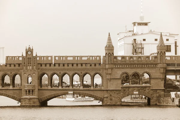 Berlin Mayıs Oberbaumbruecke Mayıs Berlin Almanya Oberbaum Köprüsü Berlin Spree — Stok fotoğraf