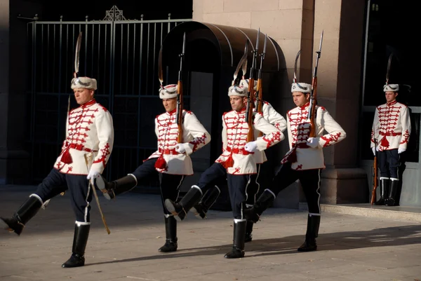 Σοφια Σεπτεμβριου Φρουροί Της Τιμής Μπροστά Από Την Προεδρία Της — Φωτογραφία Αρχείου