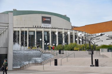 MONTREAL CANADA SEPT 15: Place des Arts Montreal, Quebec, Kanada 'da büyük bir sahne sanatları merkezidir. 15 Eylül 2013' te 45 milyon seyirci Place des Arts 'a ayak bastı.