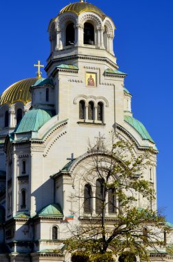 SOFYA, BULGARIA - 1 Nisan 2017: Bulgaristan 'ın Sofya kentindeki Katedral Aziz Alexander Nevski' nin muhteşem manzarası