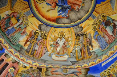 RILA, BULGARIA 27 Eylül: Rila Manastırı kilisesinde duvar resmi. Manastır Bulgaristan 'ın en büyük manastırı ve UNESCO Dünya Mirası bölgesi. 27 Eylül 2013 'te Bulgaristan' ın Rila kentinde.