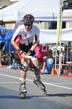 MONTREAL, CANADA - 24 saat içinde kimliği belirlenemeyen katılımcılar. Montreal Roller 3 Eylül 2012 Montreal, Kanada.