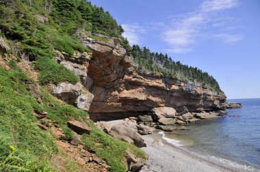 Gaspesie bölgesi kıyı kayalığı Quebec Kanada