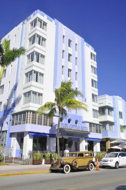 MIAMI SOUTH BEACH FLORIDA, ABD - 29 Ekim 2012 Miami Beach, Florida 'daki okyanus taşıma binaları. Güney Sahili 'ndeki Art Deco mimarisi Miami' nin en önemli turistik yerlerinden biridir..