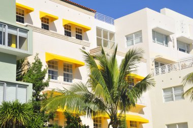 MIAMI - SOUTH BEACH - FLORIDA - ABD 29 Ekim 2012 Miami Beach, Florida 'da okyanus taşıma binaları. Güney Sahili 'ndeki Art Deco mimarisi Miami' nin en önemli turistik yerlerinden biridir..