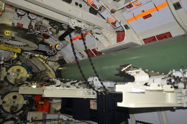 Kimsesiz bir askeri denizaltı.