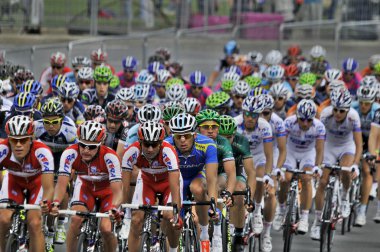 MONTREAL, CANADA-SEPTEMBER 09: 2012 UCI Bisiklet Takvimi 'nde bir grup bisikletçi eylem halinde; 2012 Grand Prix Bisiklet Listesi de Montreal, 9 Eylül 2012 Montreal, Montreal, Mount Royal tırmanışı