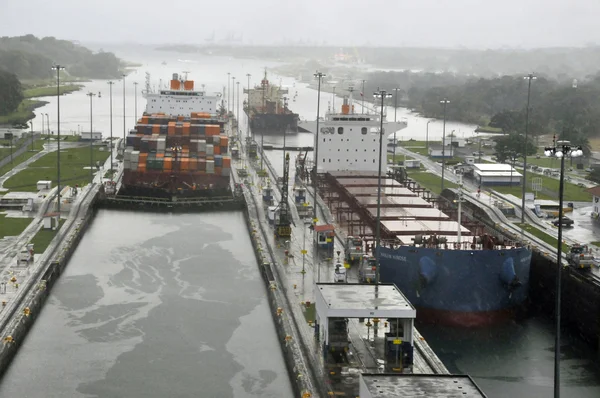 Gatun Locks Canal Panamá Novembro Este Primeiro Conjunto Fechaduras Situado — Fotografia de Stock