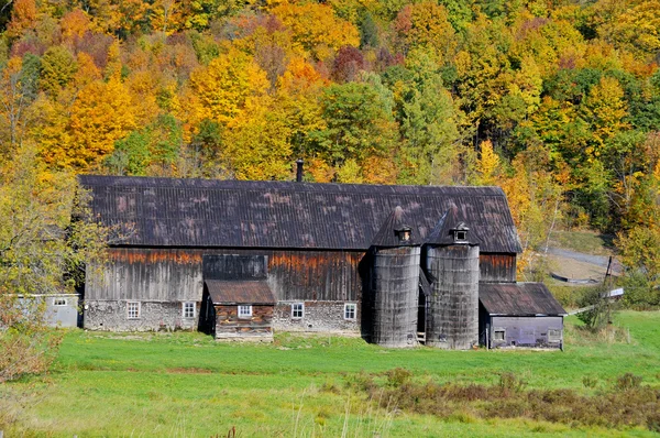 Antiguo Granero Histórico Otoño Bromont Quebec Canadá — Foto de Stock