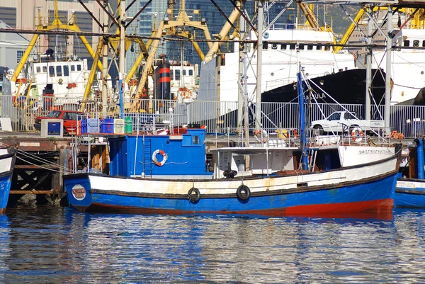 Industrihamn Med Gamla Båtar — Stockfoto