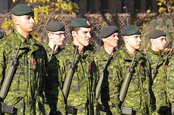 Montreal Canada November Canadians Soldiers Uniform Remembrance Day November 2011 — Φωτογραφία Αρχείου