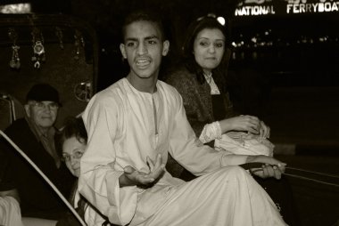 Siyah beyaz tonda Arap çift