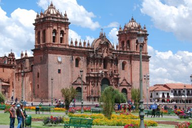 CUSCO PERU-NOV. 25 2010: Santo Domingo Katedrali, Cusco Katolik Başpiskoposluğu 'nun ana kilisesi..  