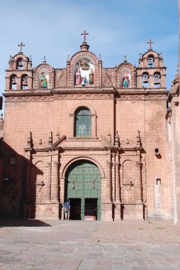 Cusco Katedrali olarak da bilinen Santo Domingo Katedrali, Cusco Katolik Başpiskoposluğu 'nun ana kilisesidir..