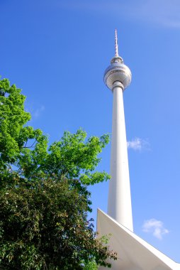 Berlin, Almanya 'daki Alexanderplatz' da bulunan Fernsehturm (Televizyon Kulesi), 25 Mayıs 2010 'da inşa edildi.