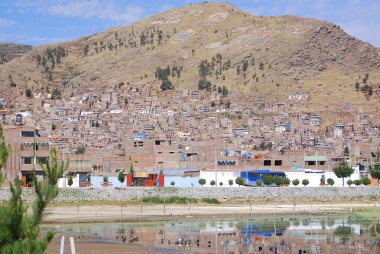 Puno, Peru 'nun güneydoğusunda, Titicaca Gölü kıyısında bir şehirdir. Puno Bölgesi 'nin başkenti ve Puno Eyaleti' nin nüfusu yaklaşık 100.000 kişidir..