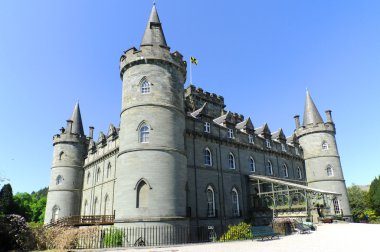 Inveraray Şatosu, İskoçya 'nın batısındaki Argyll ilinde Inveraray yakınlarında Loch Fyne sahilinde yer alan bir malikanedir.