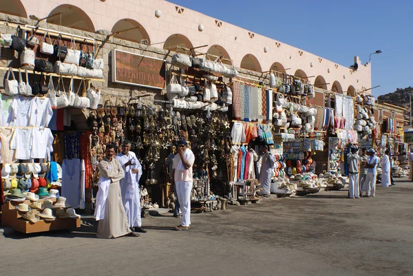 Karnak Egypt November Men Sale Souvenirs Typical Street Market November — Stok fotoğraf