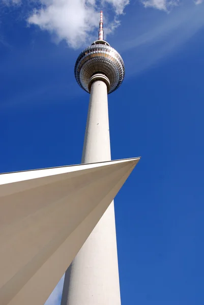 Берлин Германия Мая Телебашня Фернзехтурм Fernsehturm Расположенная Александерплац Берлине Германия — стоковое фото