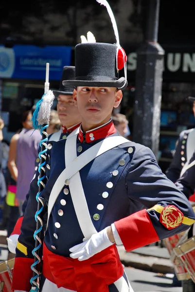 Buenos Areas Argentine November Jóvenes Identificados Con Disfraces Militares Desfile —  Fotos de Stock