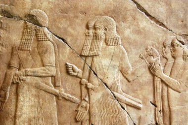 İştar Kapısı ve Geçiş Yolu, Babylon, Pergamon Müzesi (Almanca: Pergamonmuseum) Almanya 'nın Berlin kentindeki Müze Adası' nda yer almaktadır.