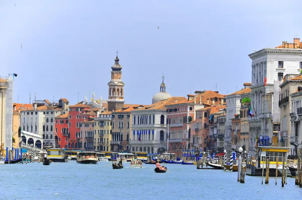 Venecia Italia Junio Turistas Viajando Góndola Autobús Acuático Vaporetto Gran — Foto de Stock