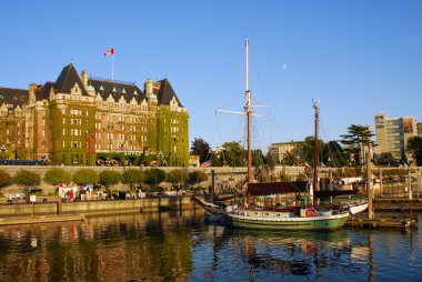 VICTORIA, BC, CANADA 23 Haziran: Fairmont İmparatoriçesi 23 Haziran 2009 'da Victoria, British Columbia, Kanada' daki en eski ve en ünlü otellerden biridir.. 