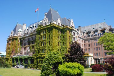 Güneşli günde Kanada 'da güzel bir bina