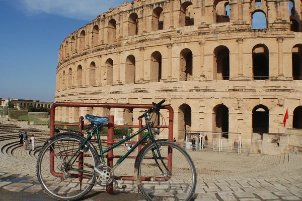 2007年10月28日 突尼斯 Djem 一些最令人印象深刻的罗马遗迹在非洲的故乡 如世界闻名的 底斯德鲁斯罗马圆形剧场 一个联合国世界遗产所在地 — 图库照片