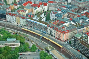 Modern şehrin havadan görünüşü