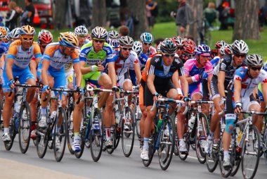 Montreal, Kanada-11 Eylül: 2011 Uci bisiklet takviminde bir grup bisikletçi iş başında. 2011 Grand Prix Cycliste de Montral 11 Eylül 2011 'de Montreal' de, Mount Royal tırmanışı