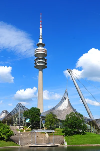 MUNICH - Almanya 'nın Münih kentinde bulunan Olimpiyat Stadyumu, 12 Haziran 201 tarihinde Almanya' nın başkenti Münih 'te gerçekleştirilen 1972 Yaz Olimpiyatları için inşa edilen Olimpiyat Parkı.