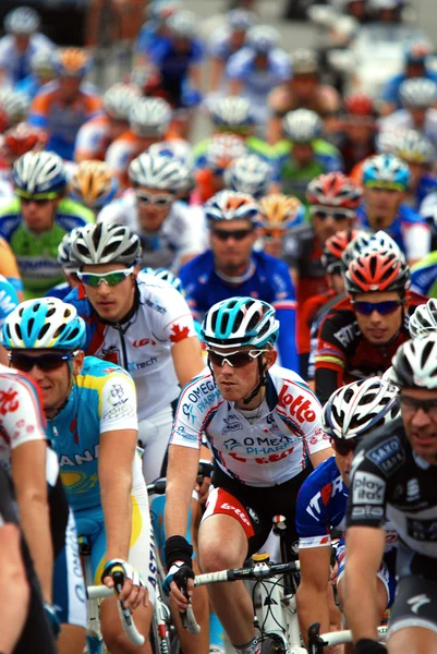 Fahrradwettbewerb Mit Männlichen Sportlern — Stockfoto