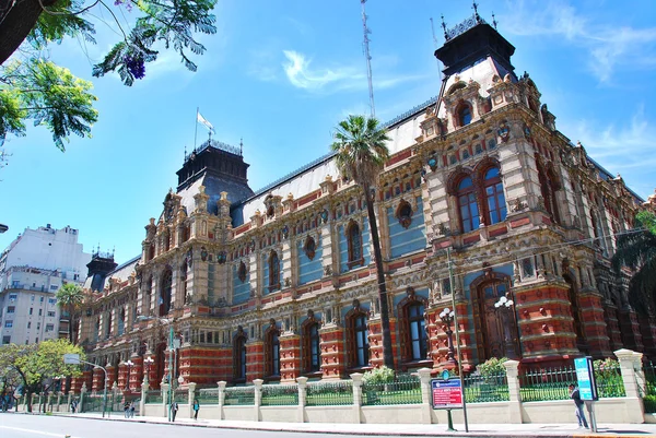 Belíssimo Palácio Histórico Dia Ensolarado — Fotografia de Stock