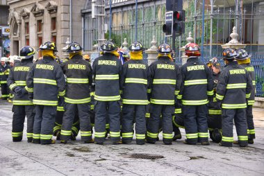 PUNTAS ARENAS, PATAGONIA ŞİLİ 27 Nolu: İtfaiyeciler Puntas Arenas Uluslararası İtfaiyeciler Yarışması için 27 Kasım 2011 'de Puntas Arenas Şili' de hazırlanıyor.