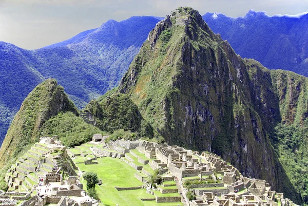 Dağlarda Machu Picchu Görünümü — Stok fotoğraf