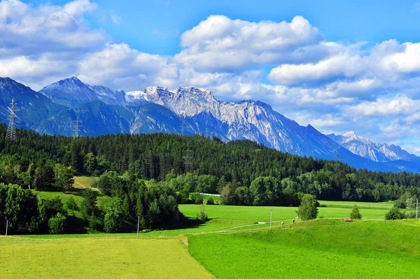 Pohled Rakouské Alpy Tradiční Stavby — Stock fotografie