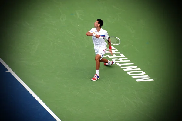 Novak djokovic auf dem Court — Stockfoto