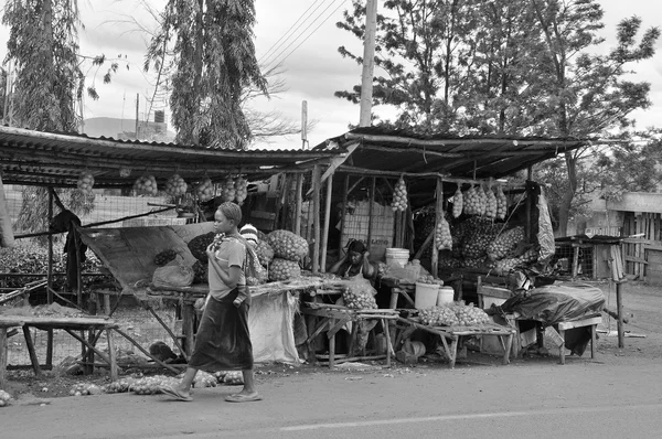 アフリカの典型的な都市の市場 — ストック写真