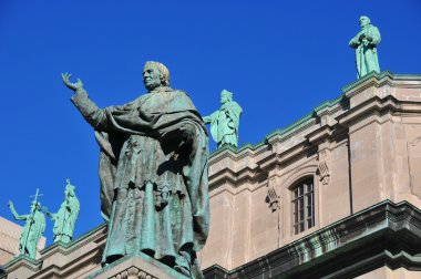 Montreal, Quebec, Kanada 'daki Katedral-Basilika (Fransızca: Cathedrale Marie-Reine-du-Monde), Montreal' deki Roma Katolik başpiskoposluğunun başkentidir..