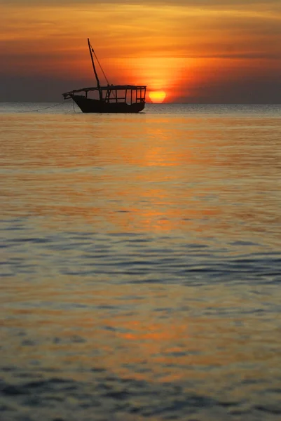 Barco Madeira Mar Pôr Sol — Fotografia de Stock