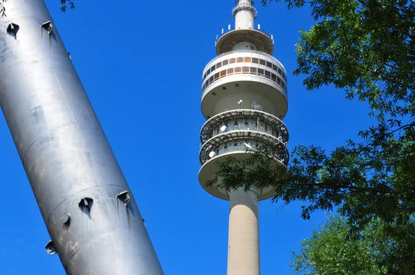 ミュンヘンのオリンピック公園の競技場の塔 — ストック写真