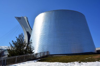 MONTREAL CANADA - 10 AĞUSTOS: Yeni Rio Tinto Alcan Gözlemevi, ziyaretçilere, Montreal Kanada 'da 10 Ağustos 2016 tarihinde milyonlarca kilometre ötedeki hayata yeni bir perspektiften bakma şansı verecek.