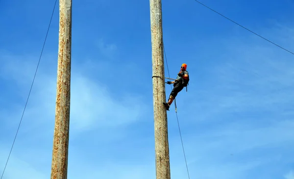 Vancouver Canada Června 2015 Horolezectví Dřevorubecké Demonstraci Grouse Mountain Lumberjack — Stock fotografie