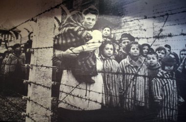 Polonya 'daki Auschwitz Müzesi' nde geçmişe dönük tarihi fotoğraf