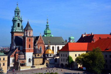 KRAKOW POLAND - 09: 14 17: Wawel Kalesi Kulesi Polonya 'nın merkezindeki bir kale ikametgahıdır. Kral III. Kaşmir 'in emriyle inşa edildi.